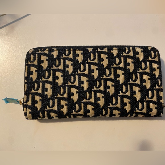 Dior wallet new never used no flaws - Picture 3 of 6